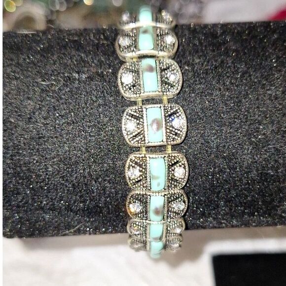 A Women's Stretch Bracelet Silver Tone Filigree Panel Faux Turquoise Rhinestone - Picture 2 of 8